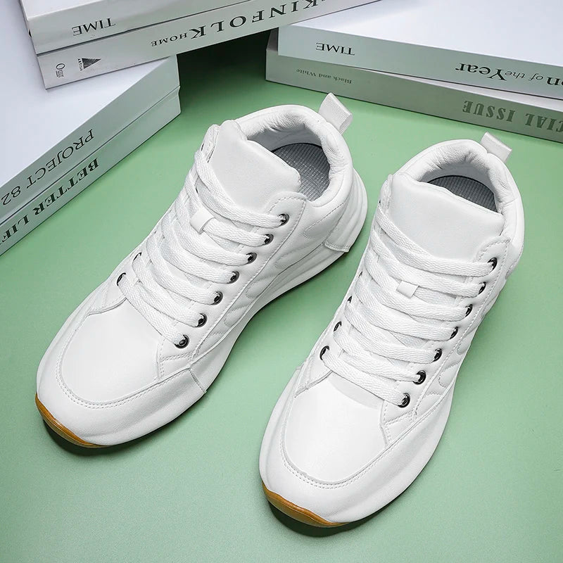 Men's lightweight casual shoes, outdoor running shoes for men. Sizes 39 to 46.