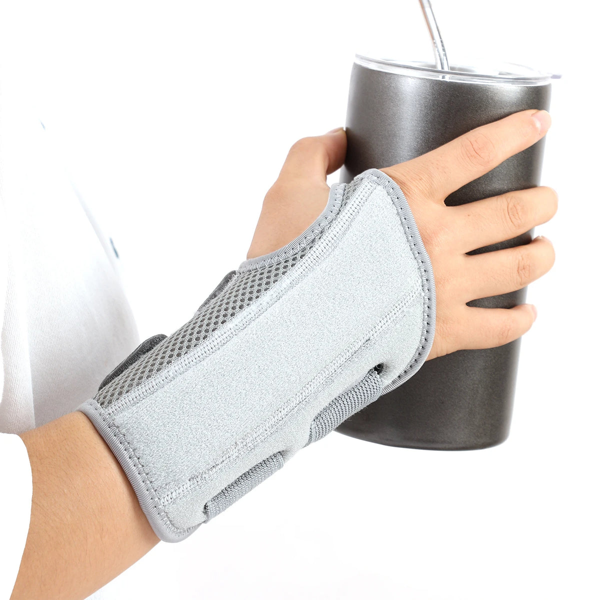 Wrist Brace for Carpal Tunnel Support Brace with Splints Hand Support for Arthritis Tendonitis Sprain Injuries Wrist Pain 1PC