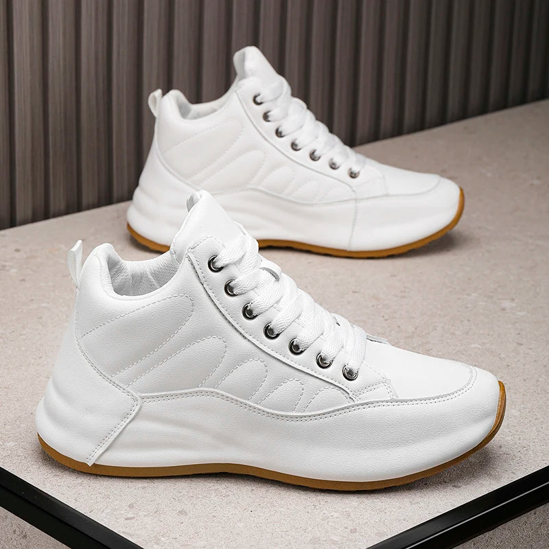 Men's lightweight casual shoes, outdoor running shoes for men. Sizes 39 to 46.